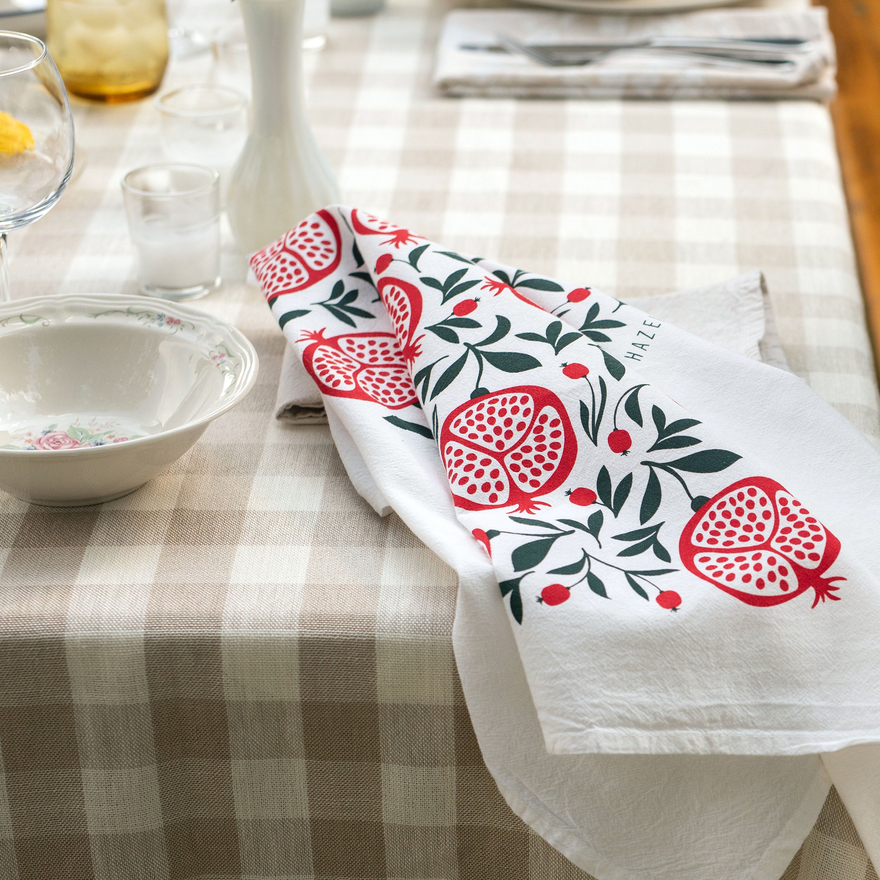 hazelmade-tea-towel-pomegranates-kt709-2026-lifestyle.jpg